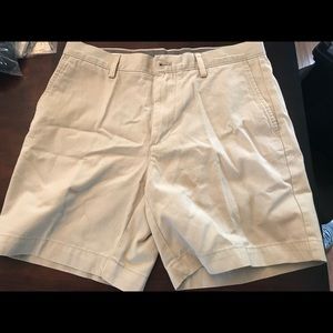 Amazon Essentials Men’s Slim-fit 7” Short